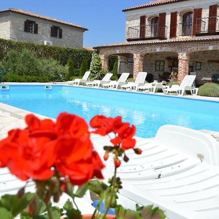 Villas Aurelia Barat エクステリア 写真