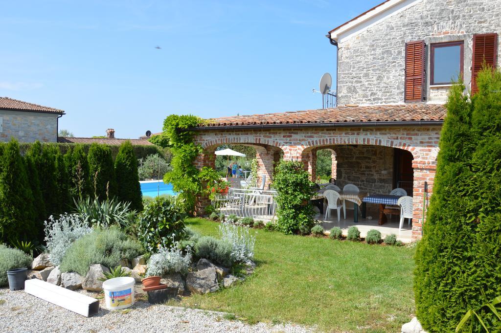 Villas Aurelia Barat エクステリア 写真