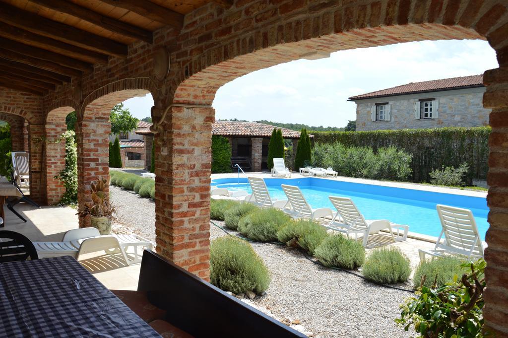 Villas Aurelia Barat エクステリア 写真