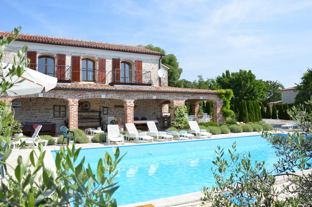 Villas Aurelia Barat エクステリア 写真