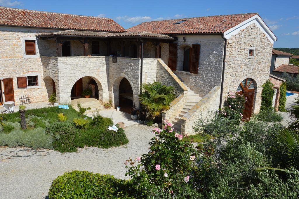 Villas Aurelia Barat エクステリア 写真