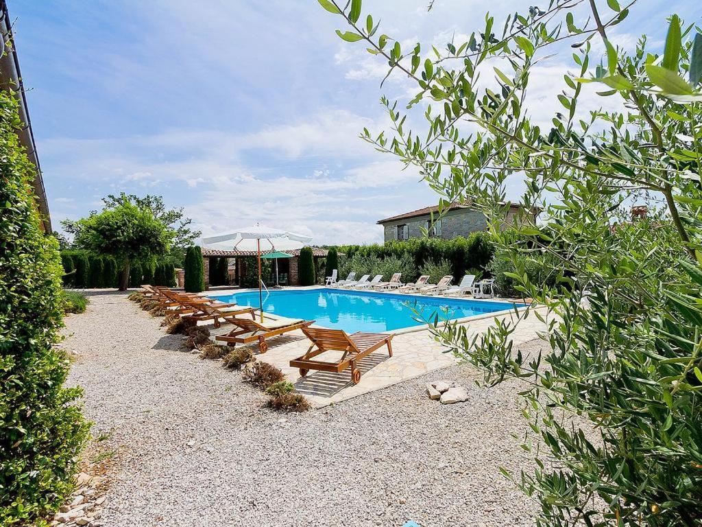Villas Aurelia Barat エクステリア 写真