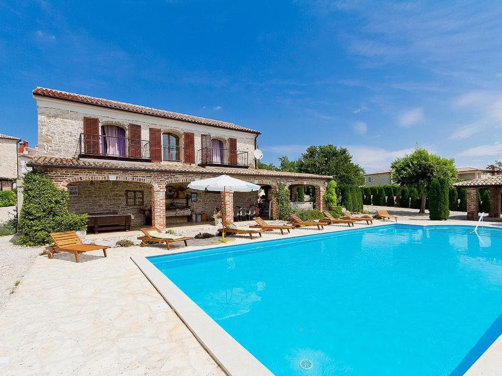 Villas Aurelia Barat エクステリア 写真