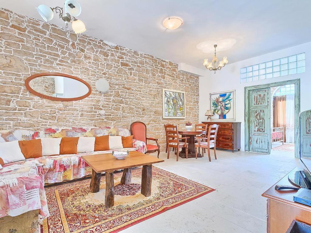 Villas Aurelia Barat エクステリア 写真