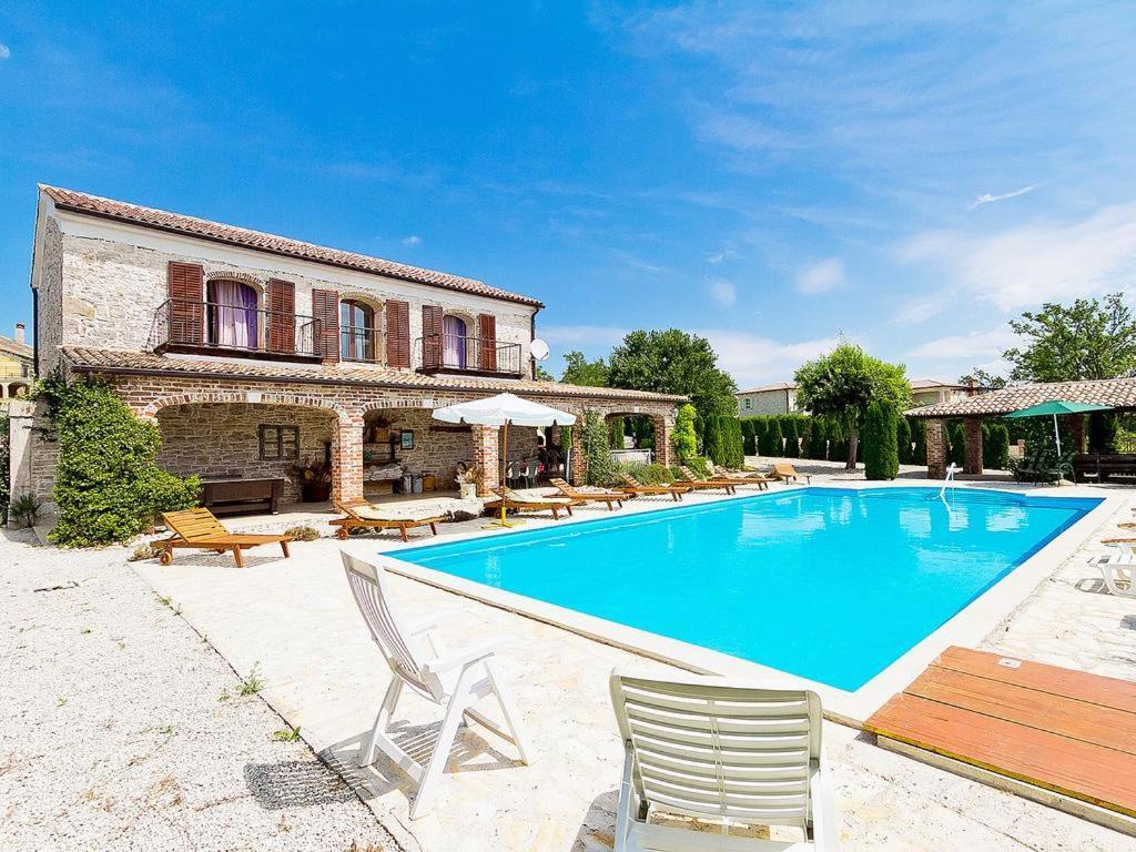 Villas Aurelia Barat エクステリア 写真