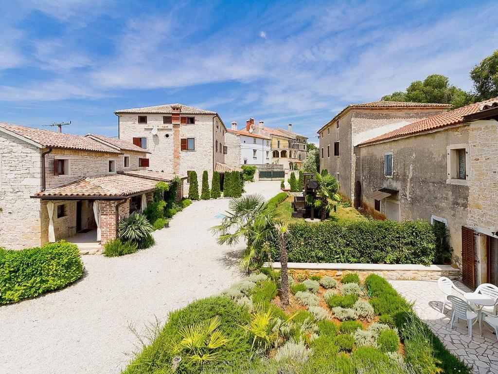 Villas Aurelia Barat エクステリア 写真